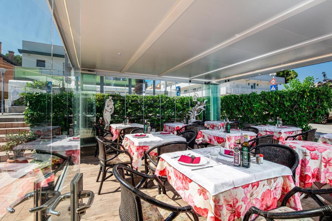 Hotel Al Ponte Lignano Sabbiadoro Exterior foto